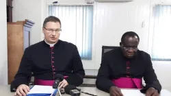 Msgr. Visvaldas Kulbokas (left), Delegate of the Congregation for the Evangelization of Peoples and Msgr. Mark Kadima (right), Chargé d’Affaires of the Apostolic Nunciature in South Sudan during Press Conference in Juba, South Sudan on March 6, 2020 / ACI Africa