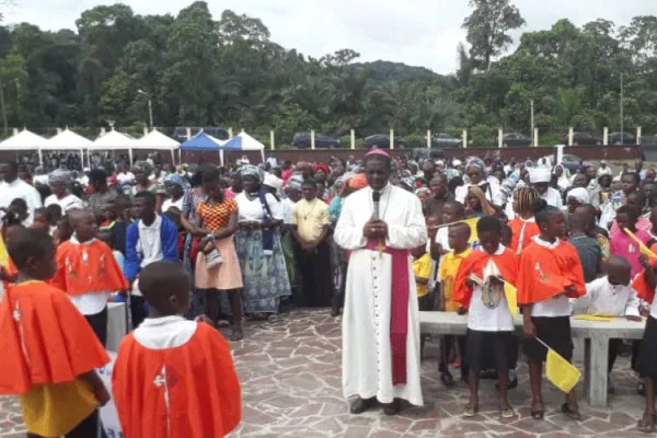 Bishop Andrew Nkea leads the Faithful in the Recitation of the Rosary at the Shrine of Our Lady of Fatima, Mboka, Cameroon, on October 13, 2019 / Mamfe Diocese, Cameroon