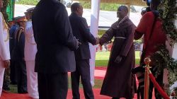 Br. Peter Mokaya Tabichi, World’s Best Teacher receiving the Moran of the Order of the Burning Spear at Kenya's State House from President Uhuru Kenyatta on Jamhuri Day, December 12, 2019 / Presidential Press