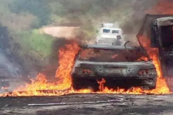 A burning car in the ongoing violence in DRC's Catholic Diocese of Butembo-Beni. Credit: Aid to the Church in Need