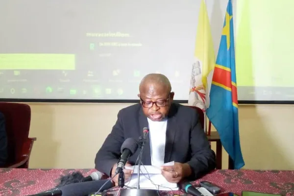 The Secretary-General of the National Episcopal Conference of Congo (CENCO), Fr. Donatien Ntshole addressing journalists during a press conference in DRC's capital, Kinshasa on 21 June 2021. Credit: CENCO