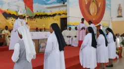 The final profession of five members of the Congregation of the Benedictine Missionary Sisters of Tutzing (OSB) in Angola. Credit: Radio Ecclesia Caxito