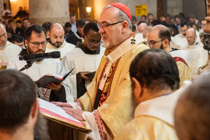 According to an ancient tradition of Jerusalem linked to this place and this day, the Patriarch himself proclaims the Gospel of the Resurrection in the first person in front of the door of the Aedicule, at the very place where it occurred, during the Easter Vigil in the Basilica of the Holy Sepulchre in Jerusalem, on the morning of Saturday, March 30, 2024.