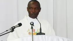 Fr. Martin Njihia addressing Catholic journalists during the 57th World Communication Day (WCD) in Kenya's Nairobi Archdiocese. Credit: ACI Africa