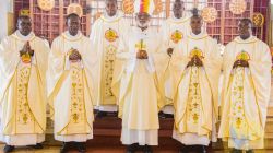 Archbishop Charles Gabriel Palmer-Buckle of Cape Coast with six
new Priests, he ordained for the Accra Archdiocese at the Holy Spirit Cathedral on Saturday, September 19, 2020. / Radio Angelus