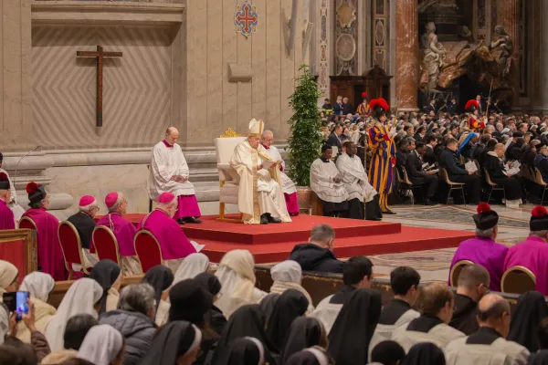 Pope Francis presides over First Vespers for the World Day for Consecrated Life in St. Peter's Basilica, surrounded by bishops, priests, and religious men and women on Feb. 1, 2025, at the Vatican. / Credit: Anhelina Martsisheuskaya/CNA