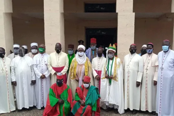 Bishops of Nigeria’s Kaduna Ecclesiastical Province with the Chiefs of Kagoro and the Emir of Jama’a in Southern Kaduna. Credit: Archdiocese of Kaduna