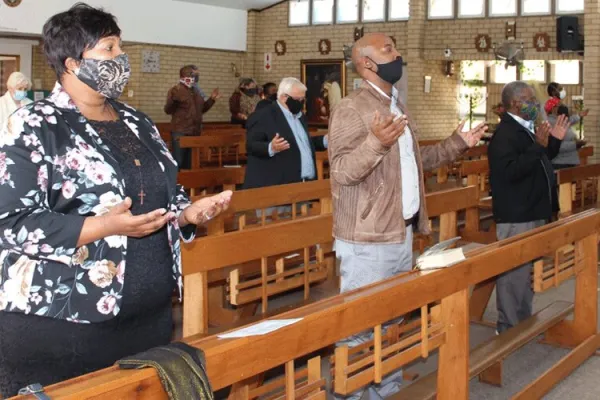 Catholics observing COVID-19 directives during Mass at St. Patrick's Cathedral in South Africa's Kroonstad Diocese. Credit: Diocese of Kroonstad/Facebook