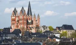 The Catholic Cathedral of Limburg in Hesse, Germany. / Credit: Mylius via Wikimedia (GFDL 1.2)