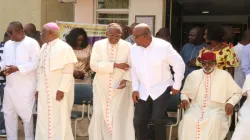 Archbishop Naameh, President of the Ghana catholic Bishops’ Conference with Former Ghana President John Mahama at the National Catholic Secretariat in Accra, September 23, 2019 / Damian Avevor, Ghana