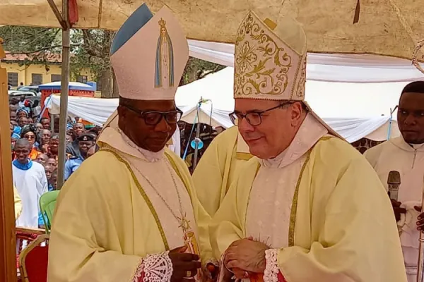 Archbishop Antonio Guido Filipazzi with Bishop Mark Maigida Nzukwein, new Bishop of Wukari Diocese. Credit: Nigeria Catholic Network