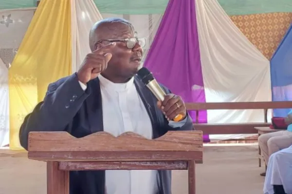 Fr. Thomas Bagbiowia, Vicar -General of the Catholic Diocese of Tombura Yambio speaking to pilgrims and government dignitaries on 13 September 2023 at St. Mary Mother of God Parish in Yambio. Credit: CDTY