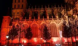 St. John’s Cathedral in the Netherlands is lit up for Red Wednesday on Nov. 23, 2022. / Credit: Ldhank, CC BY-SA 4.0, via Wikimedia Commons