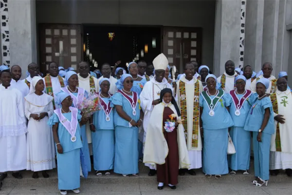 Archbishop John Kwofie of Accra with parents at the Accra Archdiocesan Feast Day of St. Theresa of the Child Jesus Society on October 5, 2019 / Damian Avevor