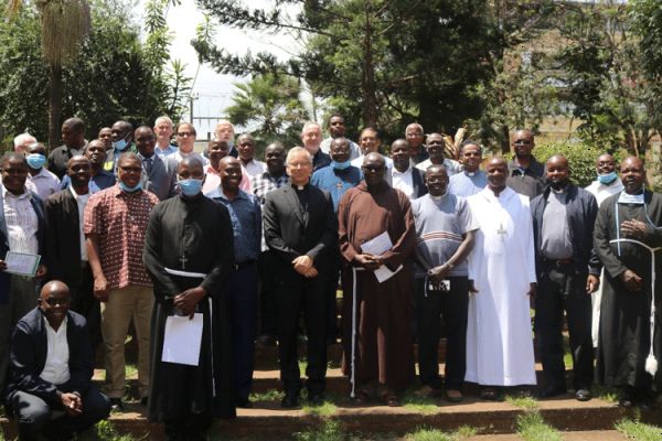 Pray to “become signs of hope, Spirit-filled evangelizers,” Nuncio in Kenya to Consecrated