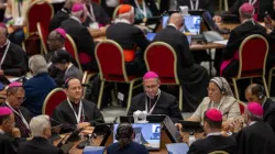 Synod on Synodality delegates in small groups listen to Pope Francis’ guidance for the upcoming weeks on Oct. 4, 2023. | Credit: Daniel Ibañez/CNA