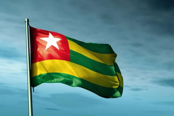 Togo flag / Jiri Flogel / Shutterstock.