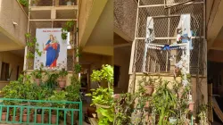 The painting of Our Lady before and after the bombing. Credit: ACN