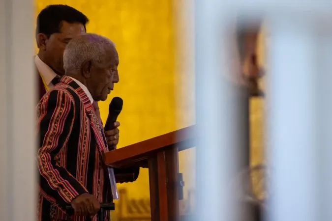 The catechist Florentino de Jesus Martins shares his experience of preparing catechumens and travelling to mission stations in East Timor on the occasion of the Meeting with Bishops, Priests, Deacons, Consecrated Persons, Seminarians and Catechists in the Cathedral of the Immaculate Conception in Dili, East Timor, Sept. 10, 2024.