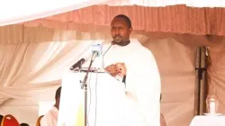 Fr. Victor Mbuthia, Chaplain of Missionary Youth Movement (MYM) preaching during the Archdiocesan Mass at St. Mary's Msongari ground in Kenya's Nairobi Archdiocese. Credit: ACI Africa